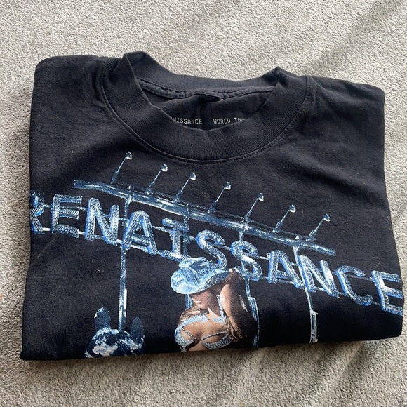 - BEEHIVE OFFICIAL MERCH TSHIRT FROM THE WORLD TOUR *NEW* - Picture 10 of 10